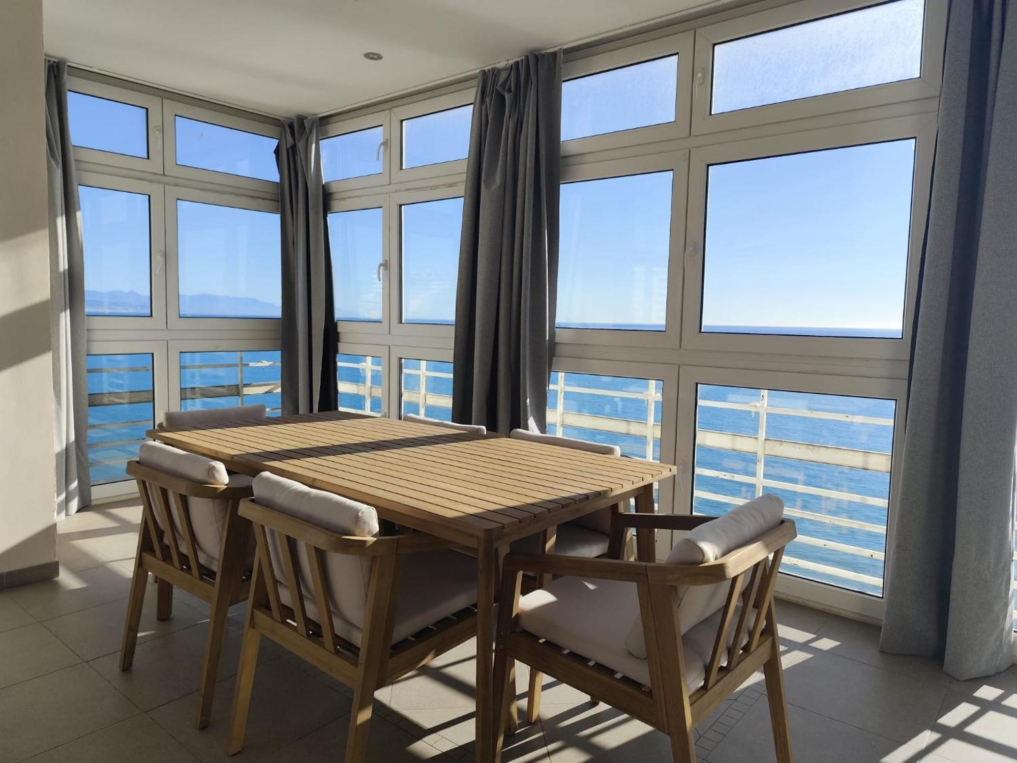 Apartamentos La Roca Rentals Торемолинос Стая снимка